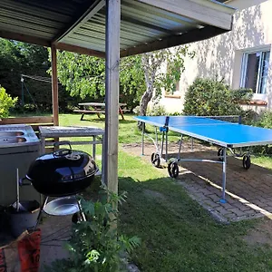 Bord De Avec Piscine Et Jacuzzi Villa